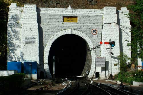 top-10-haunted-places-in-india-Tunnel-No-33