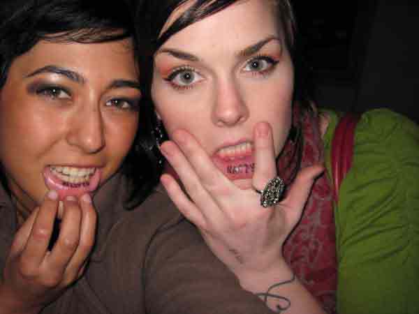 crazy-friendship-tattoo-on-lips-for-girls