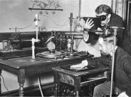 first-x-ray-machine