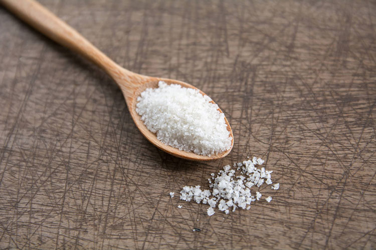 These remedies of salt can bring happiness in your life 