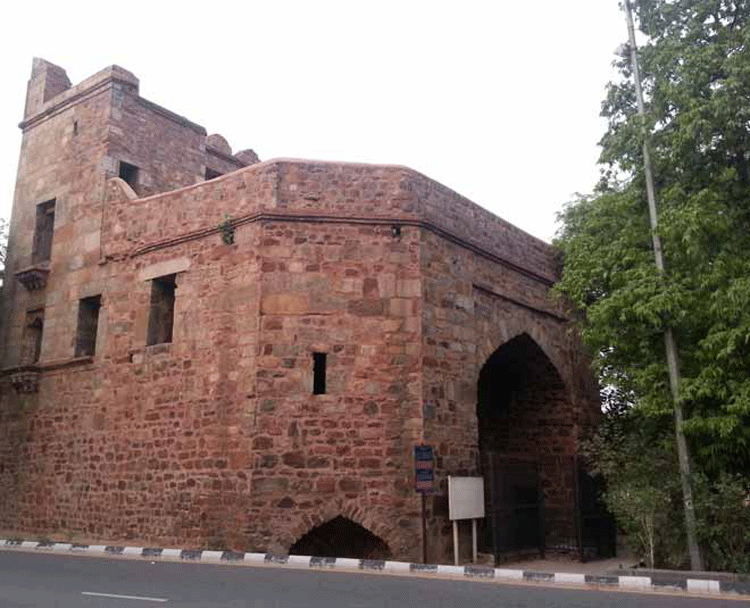 khooni-darwaza-delhi-haunted